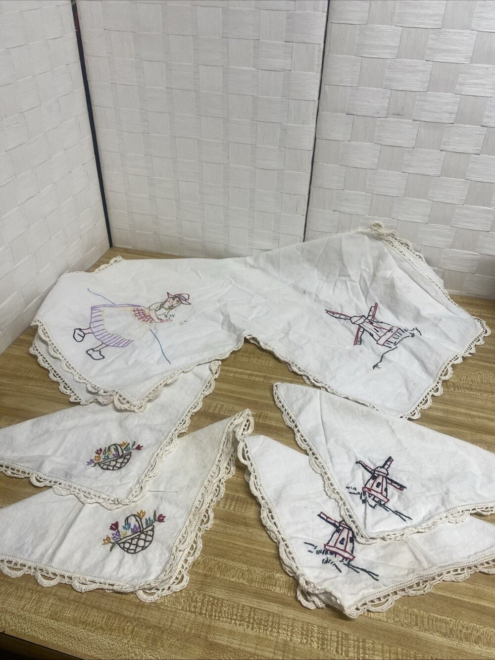 Set Of Hand Embroidered Tablecloth (1) & Napkins (4) Dutch Windmill Crochet Lace